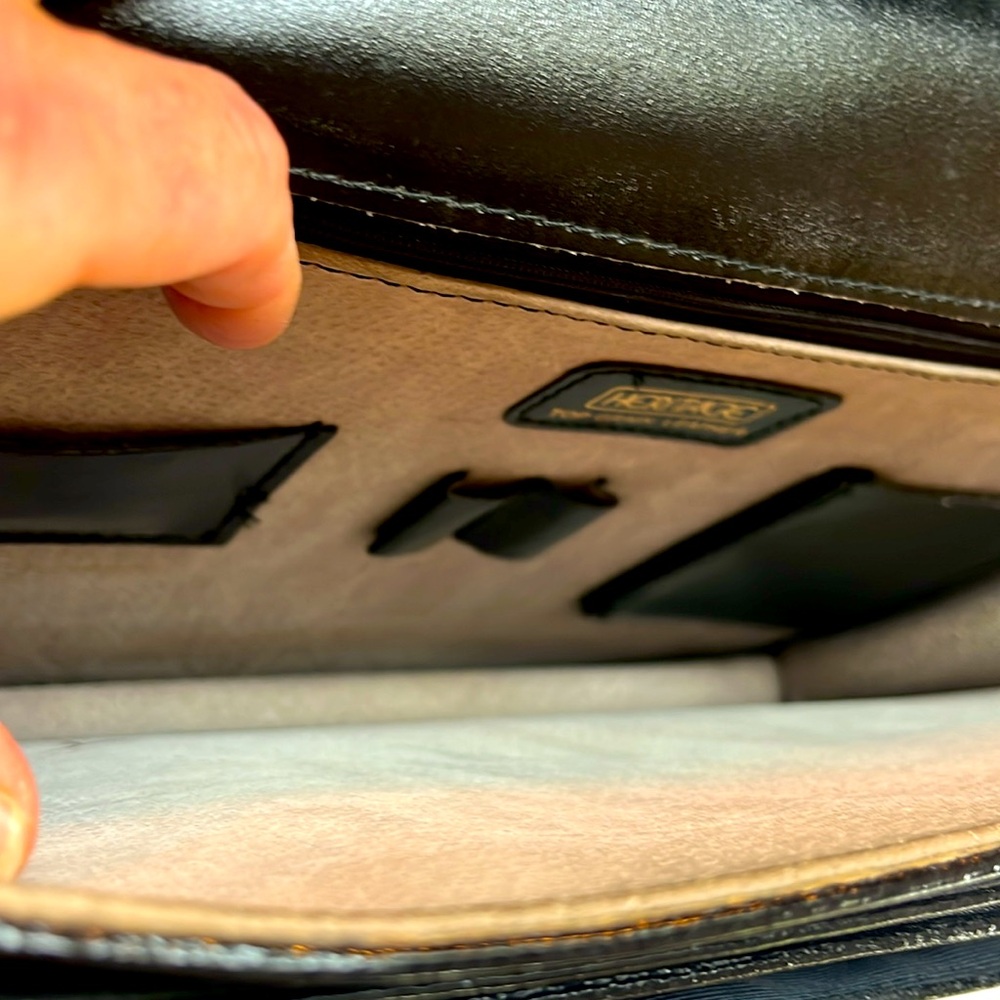 Heritage Black Leather Briefcase - Picture 10 of 13